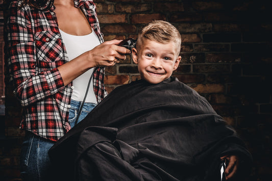 Haare selber schneiden bei Kindern und Babys