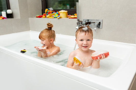 Kinder richtig die Haare waschen - Shampoo und Waschgel zum reinigen