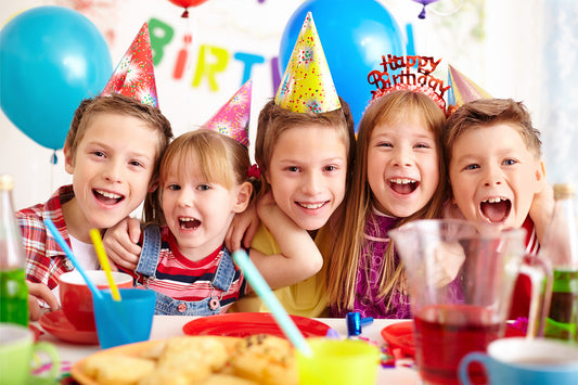 ideen-kindergeburtstag-feiern-party-mottoparty-kochen-spiele